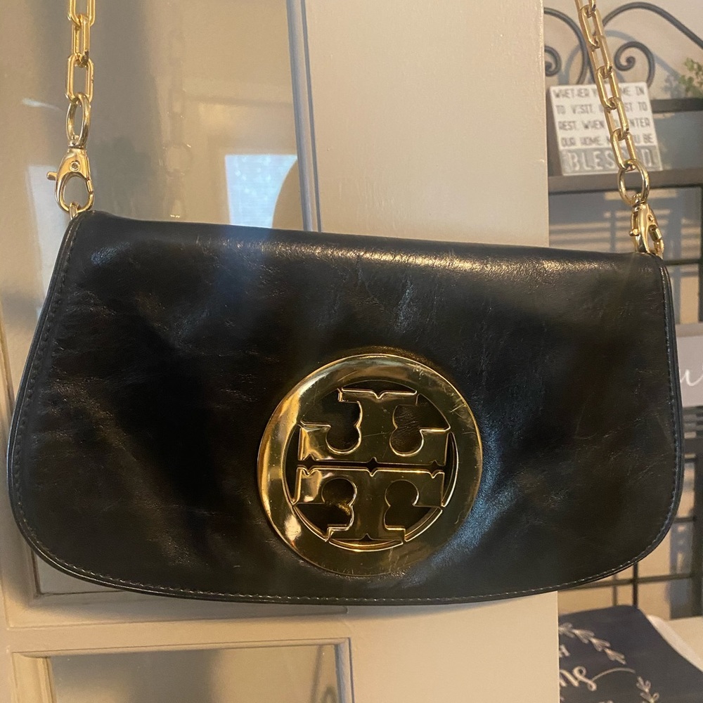 Tori Burch Large Logo Clutch